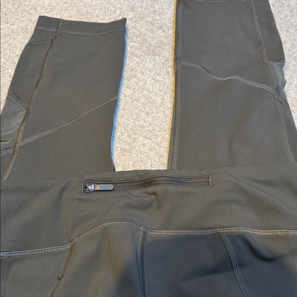 Lululemon Pace Rival mid-rise crop 22” - Picture 2 of 3